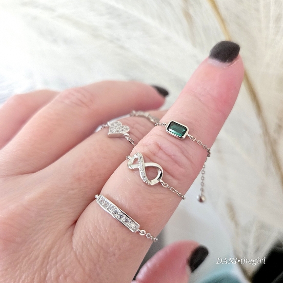 Dainty Sterling Silver Bezel Set Emerald Green CZ Stone Adjustable Chain Ring - Picture 2 of 6